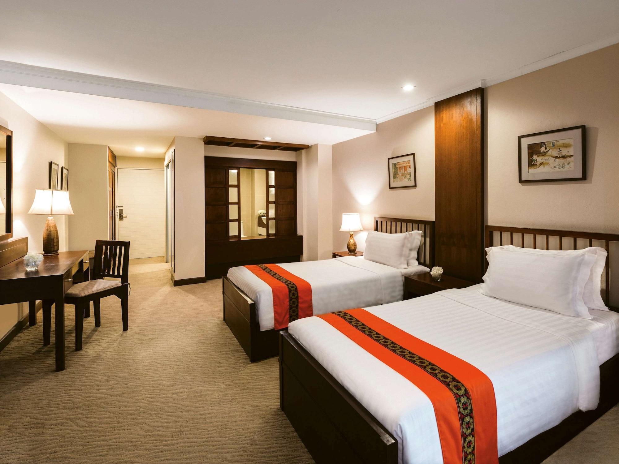 Movenpick Suriwongse Hotel Chiang Mai Exterior foto